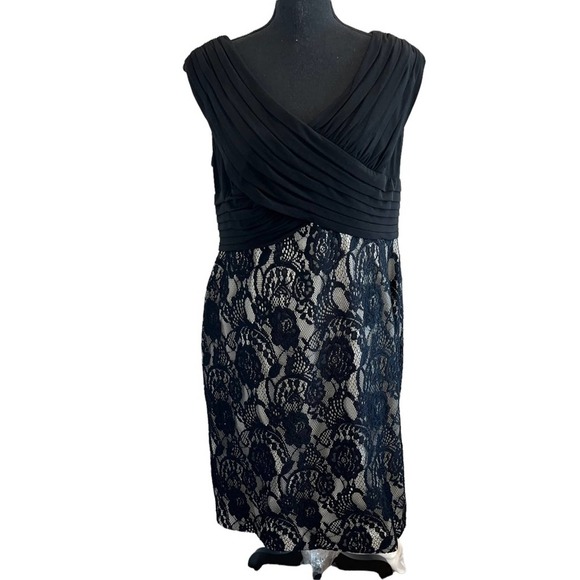 Adrianna Papell Dresses & Skirts - Adrianna Papell Sheath Dress Black Lace V Neck 16W